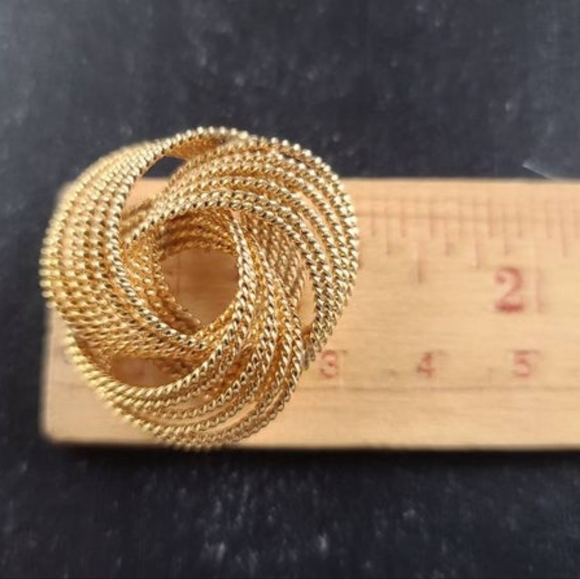 Winard 12K G.F. Entwined Rope Brooch - Picture 5 of 10